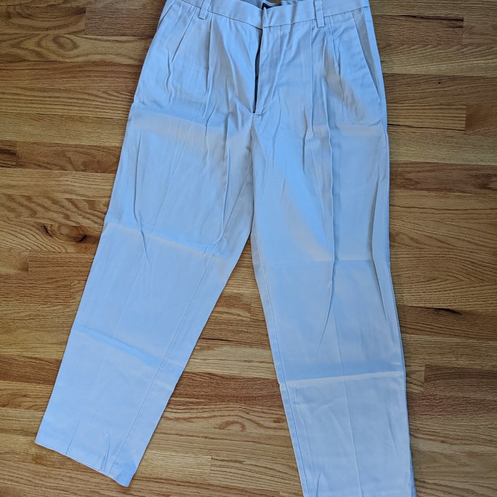NEW Men's Dockers Classic Fit Beige Size 34/32